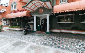 Reddoorz Near East Avenue Medical Center